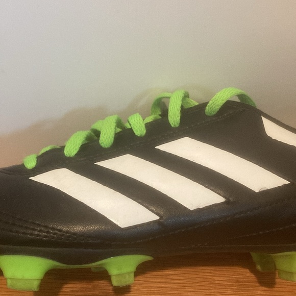 Very good condition lace up Adidas soccer cleats in black, white, & lime green - Picture 8 of 11